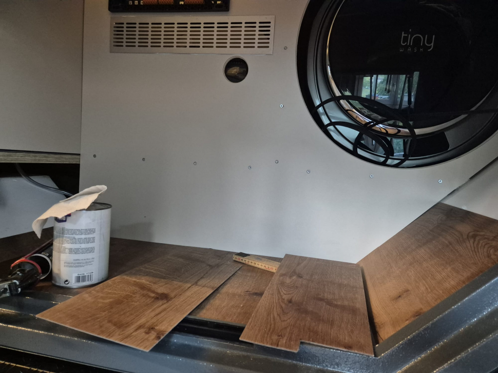 Iveco Daily 4x4 mit TinyWash Waschmaschine