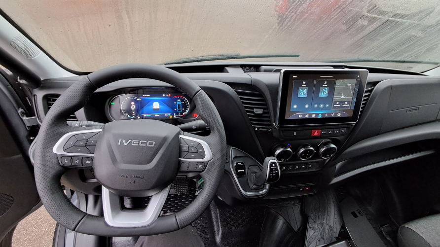 Iveco 4x4 VAN Kastenwagen L2H2